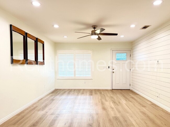 Photo - 13710 Utopia Rd