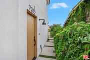 Photo - 728 Robinson St