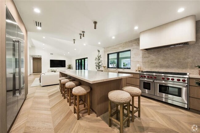 Building Photo - 10742 Walnut Dr Rental