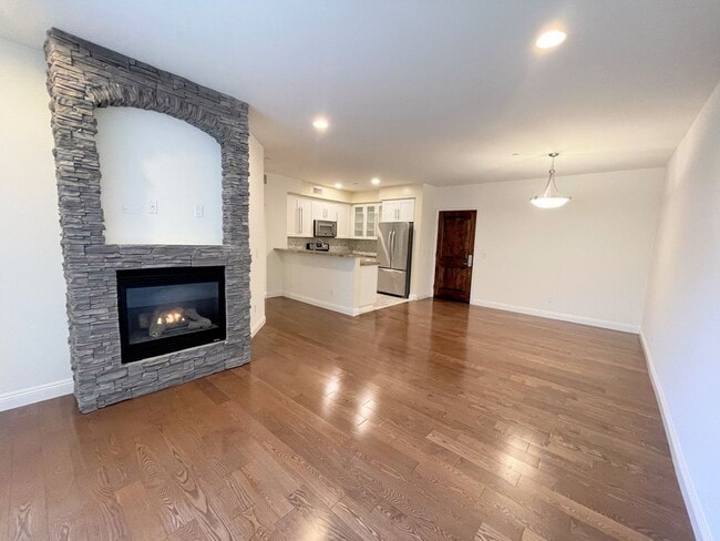 Photo - Studio City living at a great price. 3bd/2ba condo, dual parking, water/trash included!