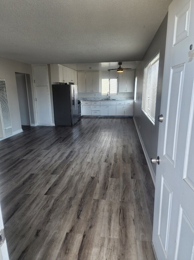 Photo - Hoskins Unit 16865