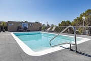Rooftop Pool - Levering Apartments