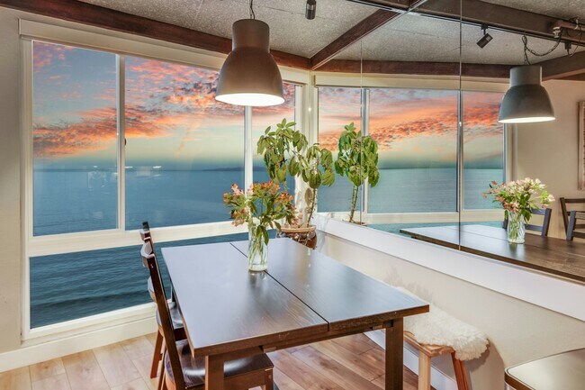 Photo - 565 Esplanade Unit 408