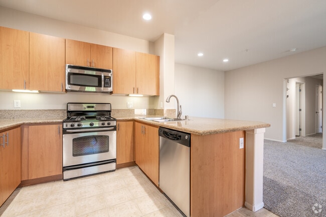 2BR, 2BA - 1090SF - Kitchen - Villaggio at La Quinta