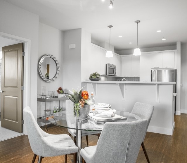 Profile Cover Mobile - The Colony at The Lakes