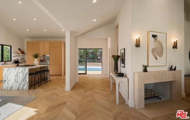 Photo - 2221 Bowmont Dr