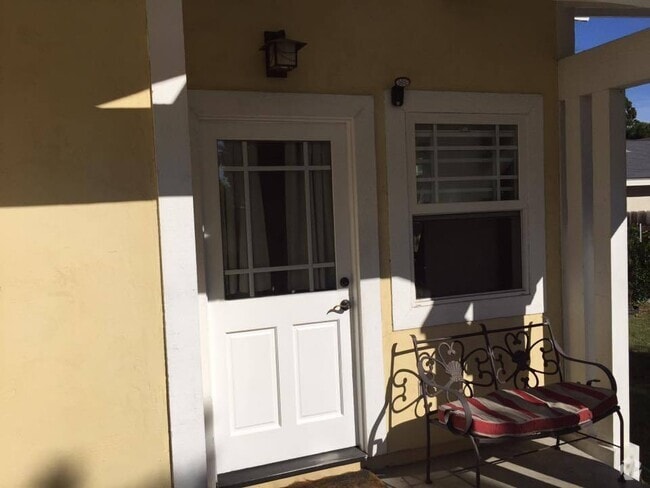 Building Photo - Cottage Rental
