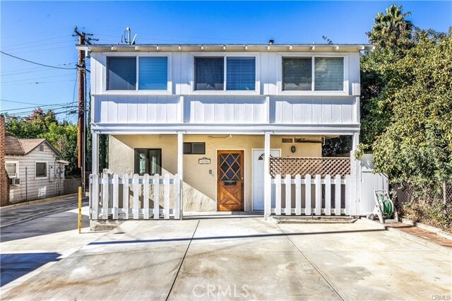 Photo - 229 Mayflower Ave Townhome