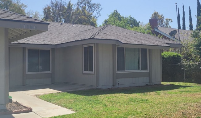 Photo - 11180 Cochran Ave