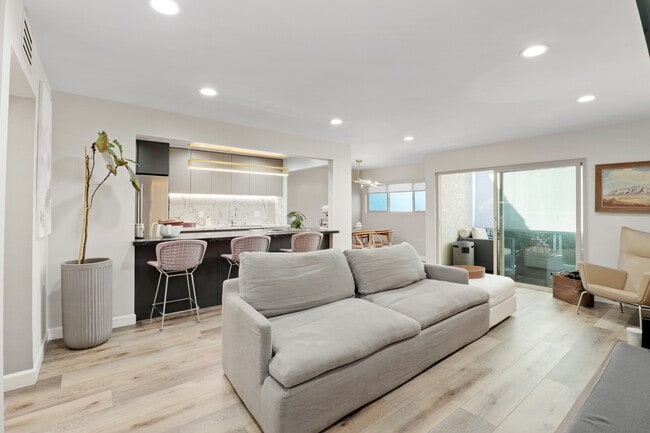 Photo - 4610 Park Granada