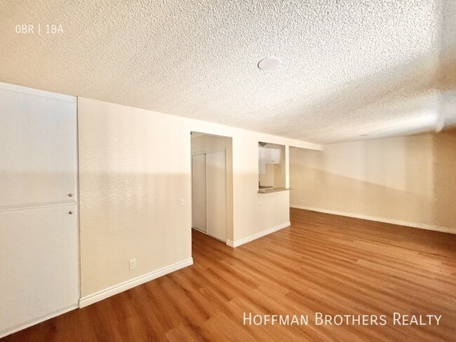 Photo - 6727 Woodley Ave Unit 22