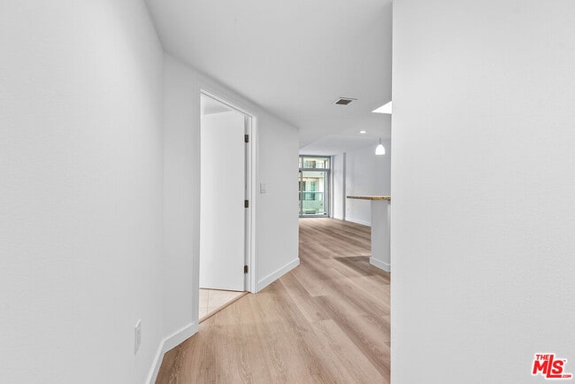 Photo - 13700 Marina Pointe Dr Unit 321