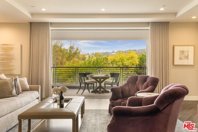 Photo - 460 N Palm Dr Unit 403