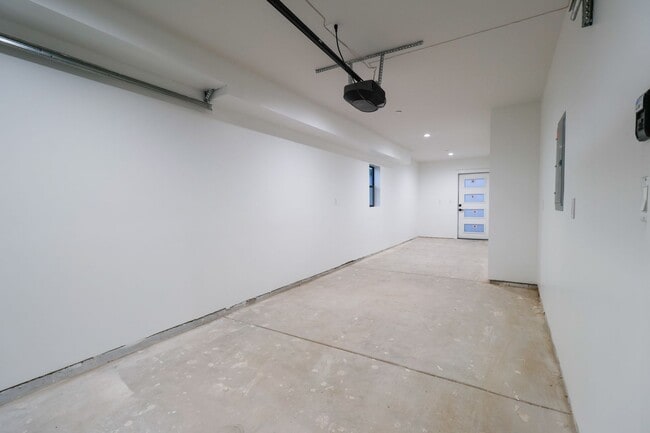 Photo - 4647 Pickford St Unit 4649