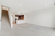 Photo - 931 E Walnut St Unit 311