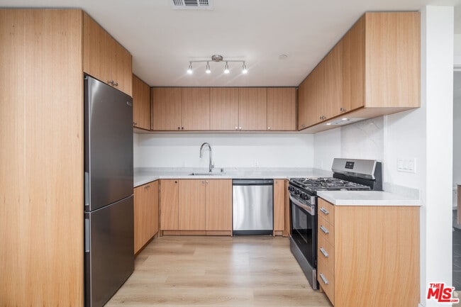 Photo - 1822 Overland Ave Unit 101