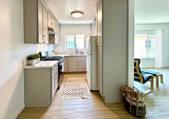 Photo - 14315 Chandler Blvd