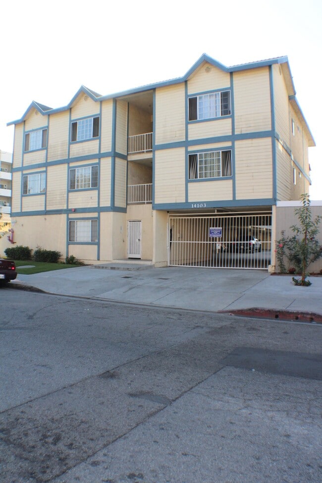 Photo - 14037 Cerise Ave Unit 15