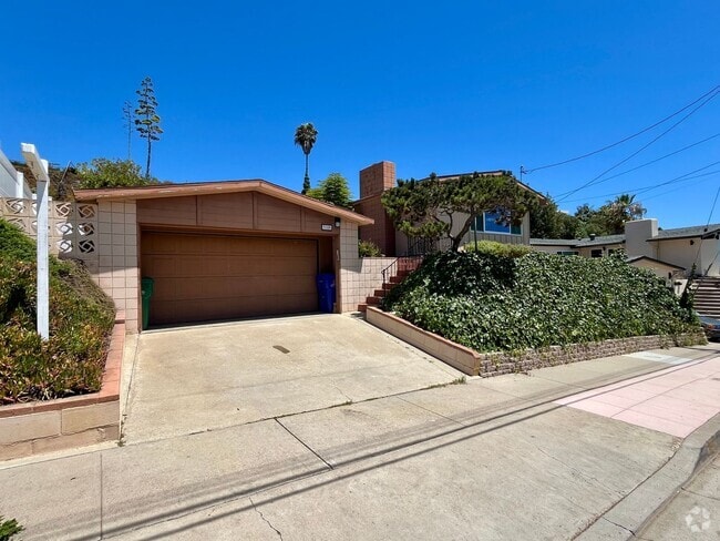 Building Photo - Remodeled 4-Bedroom Home with Bay Views