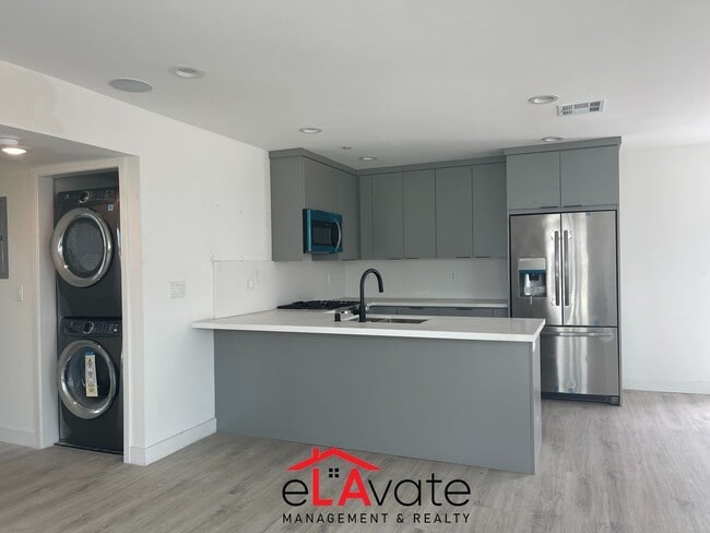Photo - 1127 N Virgil Ave