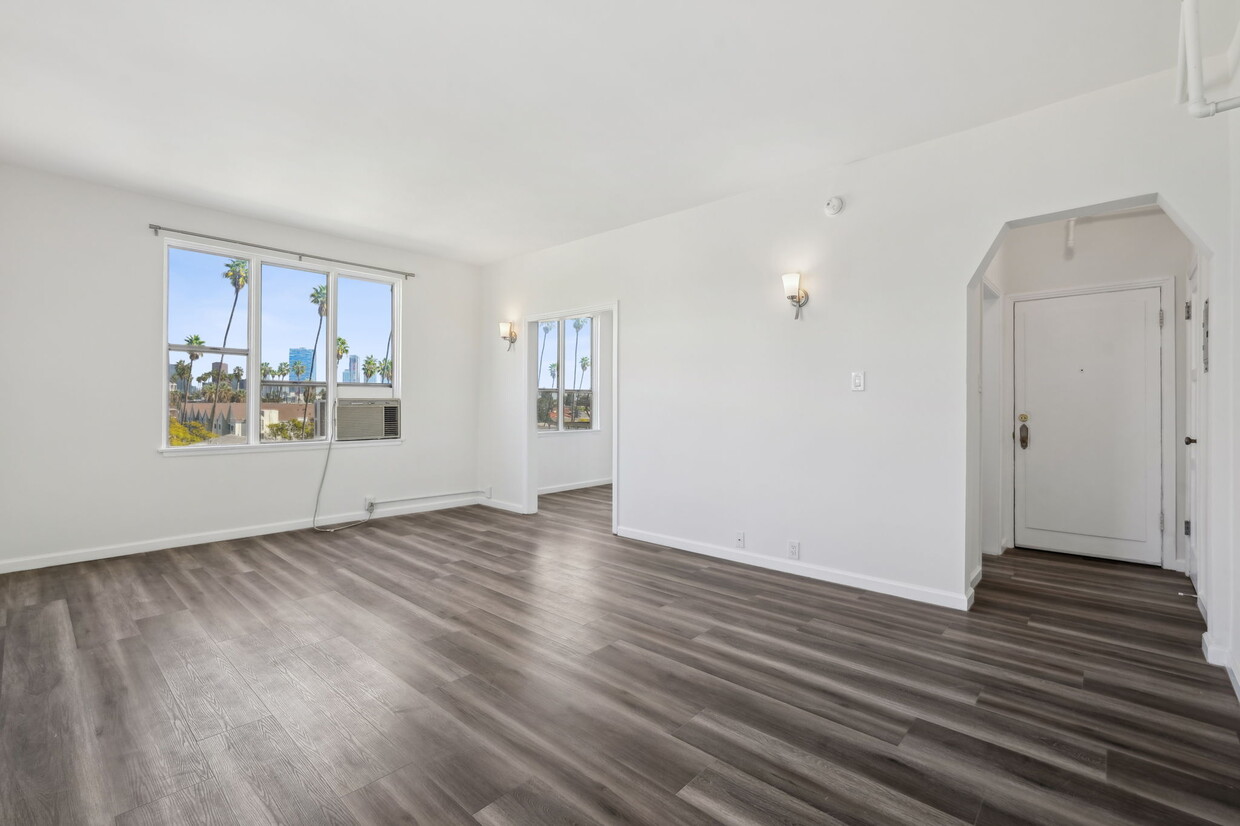 Floor Plan - Large & Bright Studio Unit -