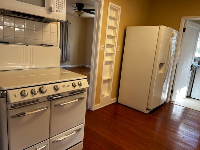 Kitchen - 545 S Calle Santa Rosa