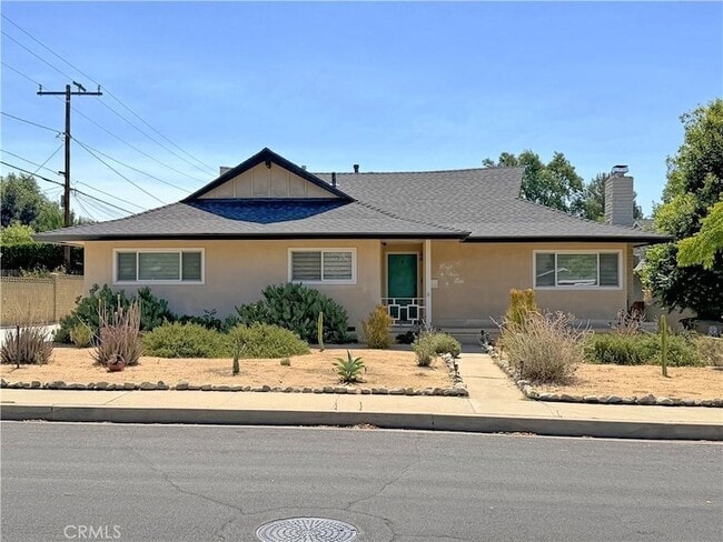 Building Photo - 840 Northwestern Dr