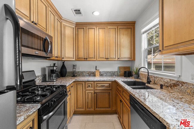 Photo - 3318 Barham Blvd