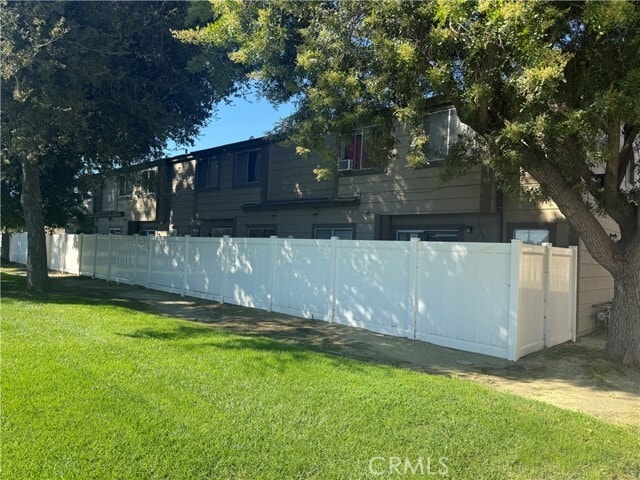 Photo - 1175 E 9th St