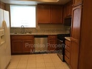 Photo - 5247 Hubbert St