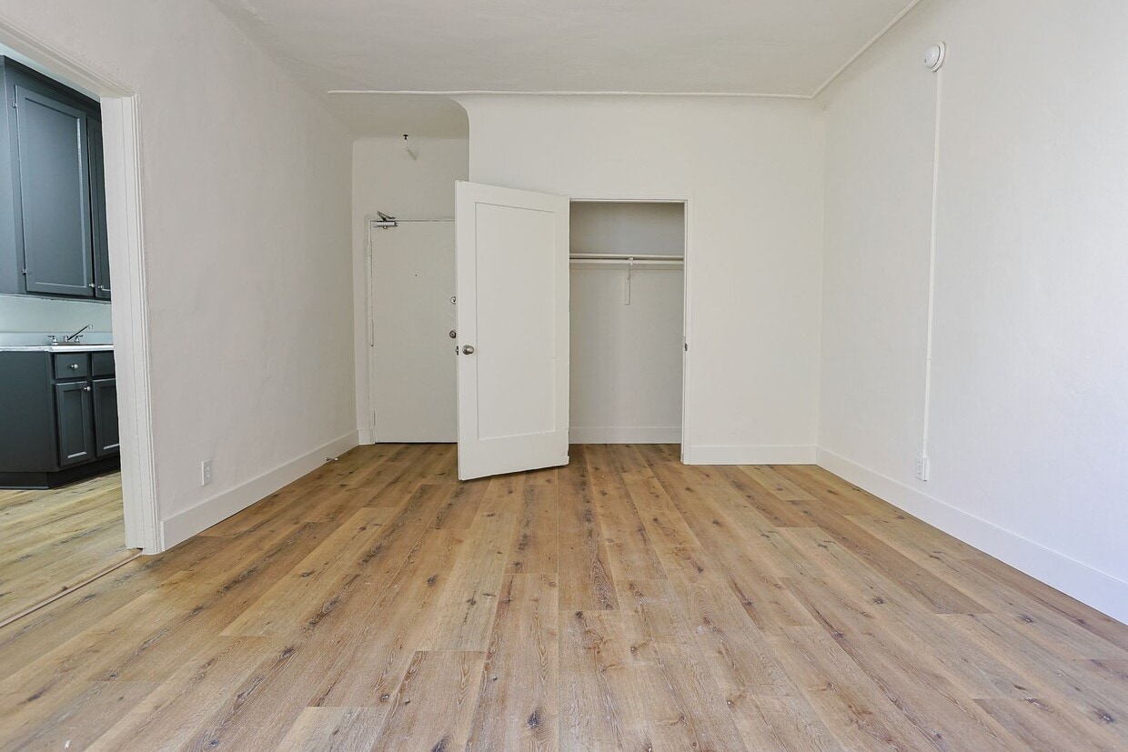 Floor Plan - Studio