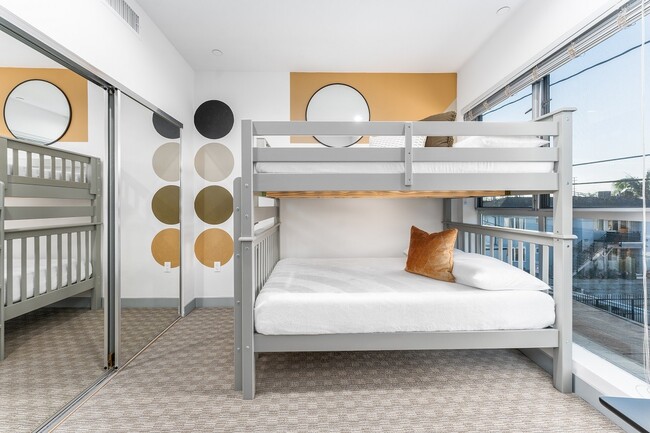 Photo - Lido Apartments - 4025 Grandview