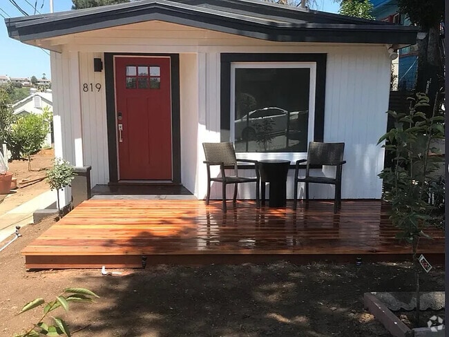 Building Photo - 1819 N Alvarado St Rental