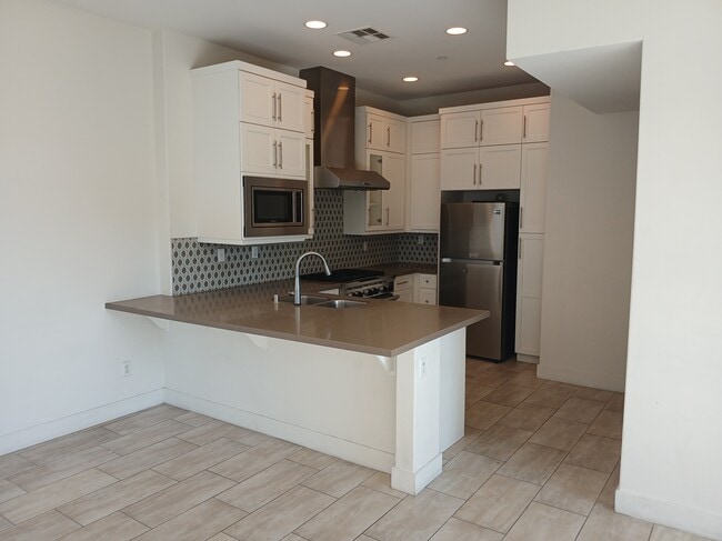 Photo - 135 W Live Oak Ave Unit J