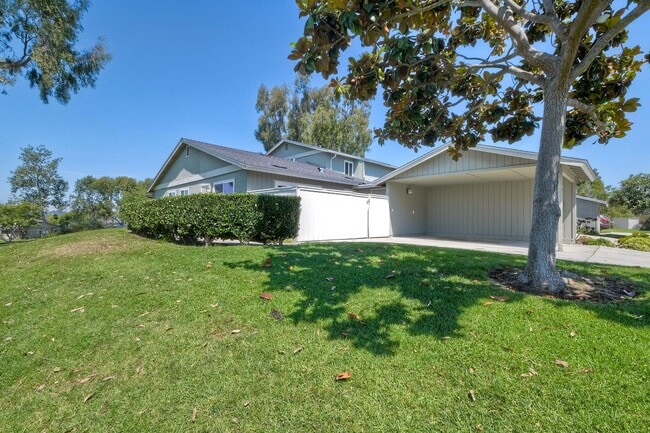 Building Photo - Encinitas 3 Bedroom/2 Bath Condo!