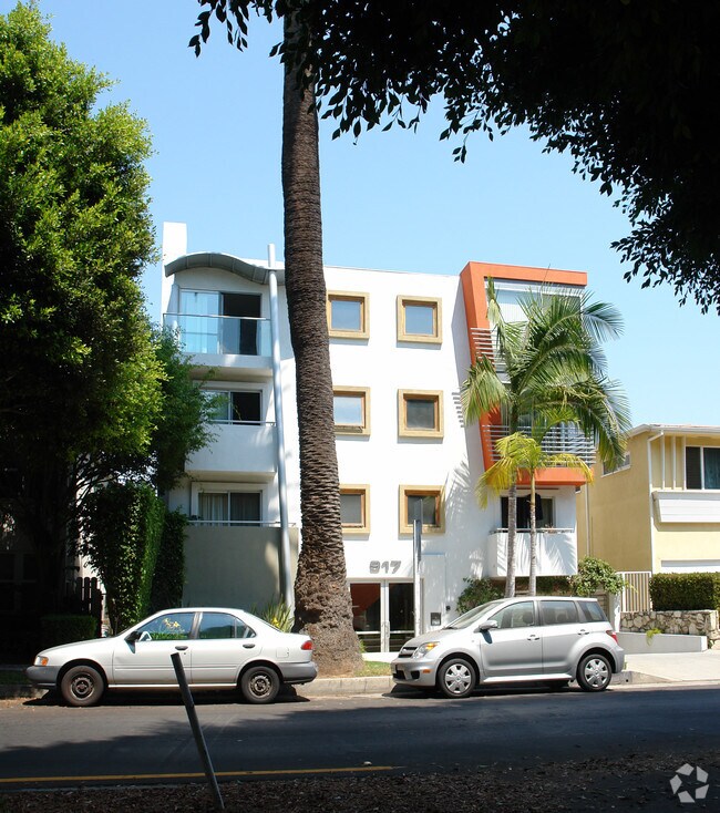 Photo - 917 2nd St Apartments