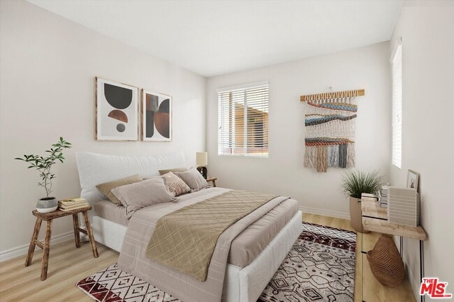 Photo - 1901 N Buena Vista St Unit 01-215