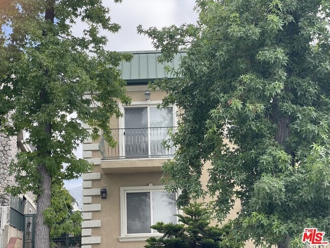 Photo - 2223 Montrose Ave