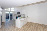 1BR, 1BA - 672SF - Valle at Park Apartments
