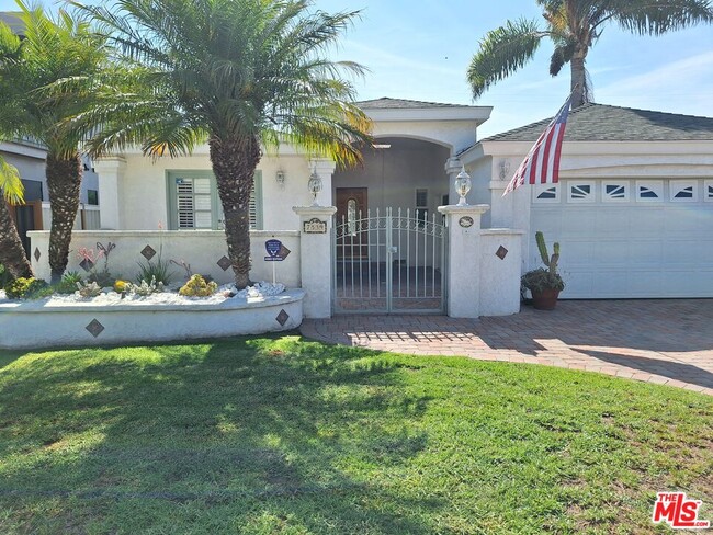 Photo - 7539 Denrock Ave