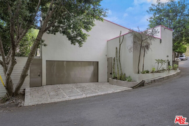 Photo - 8514 Hillside Ave