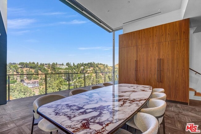 Photo - 9400 Readcrest Dr