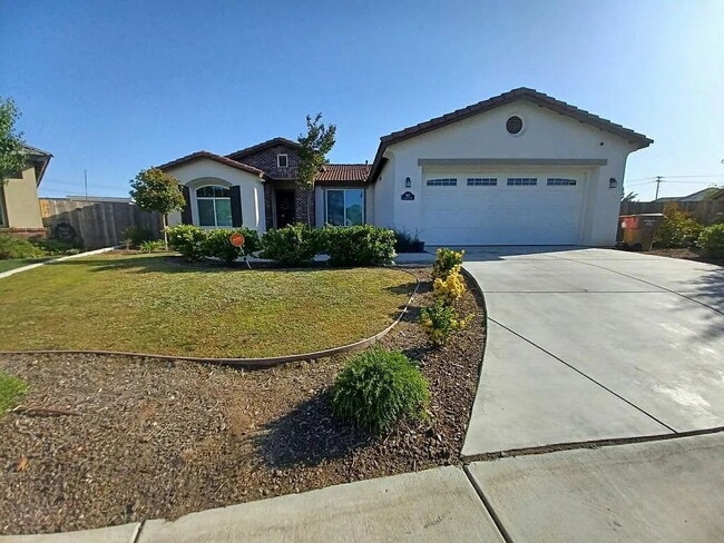 Building Photo - "Experience Spacious Living: 3-Bed Oasis with 4 Full & 5 Half Baths in Idyllwild!"