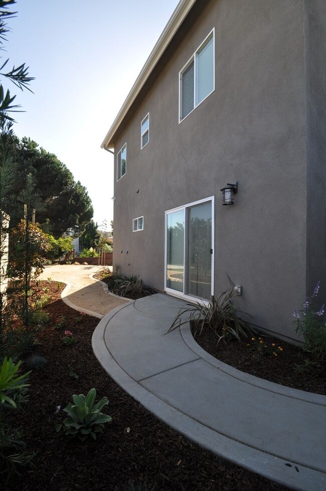 Photo - 4BD/2BA, Great Yard!