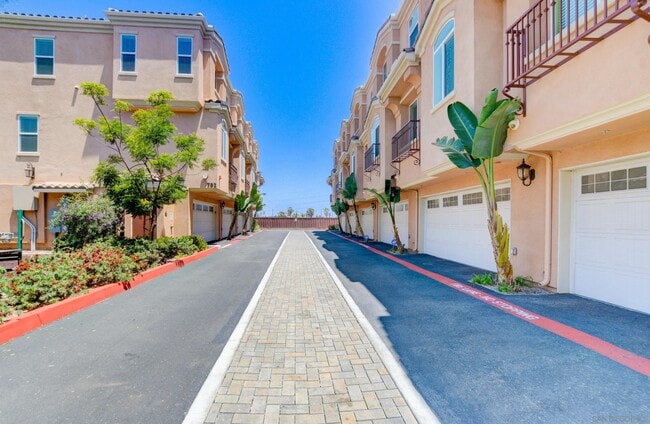 Photo - 780 Ada St Townhome