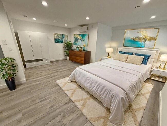 Building Photo - 5308 Sepulveda Blvd Rental