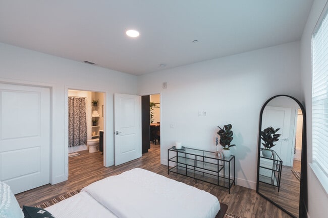 Photo - Vela Apartments