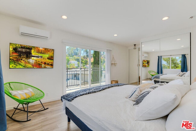 Photo - 5343 Tendilla Ave