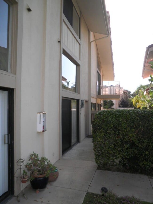 Photo - Live the East Beach Lifestyle – Townhome with Pool Access Unit B
