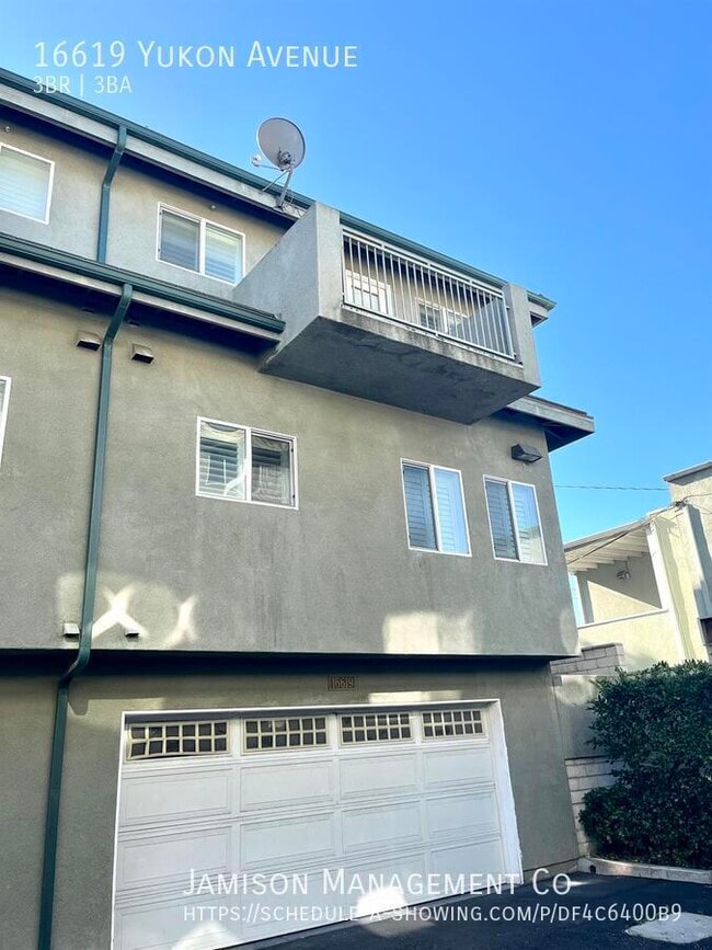 Photo - 16619 Yukon Ave